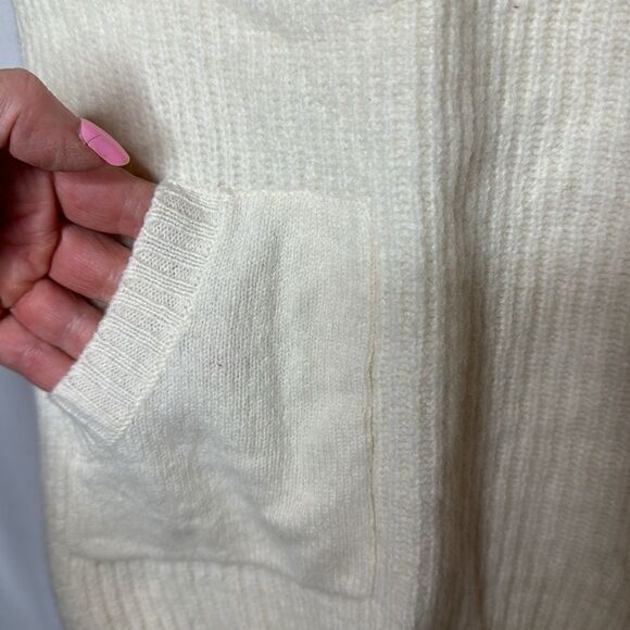 Crewcuts Ivory 100% Wool Sweater. Size 10. - Picture 4 of 10